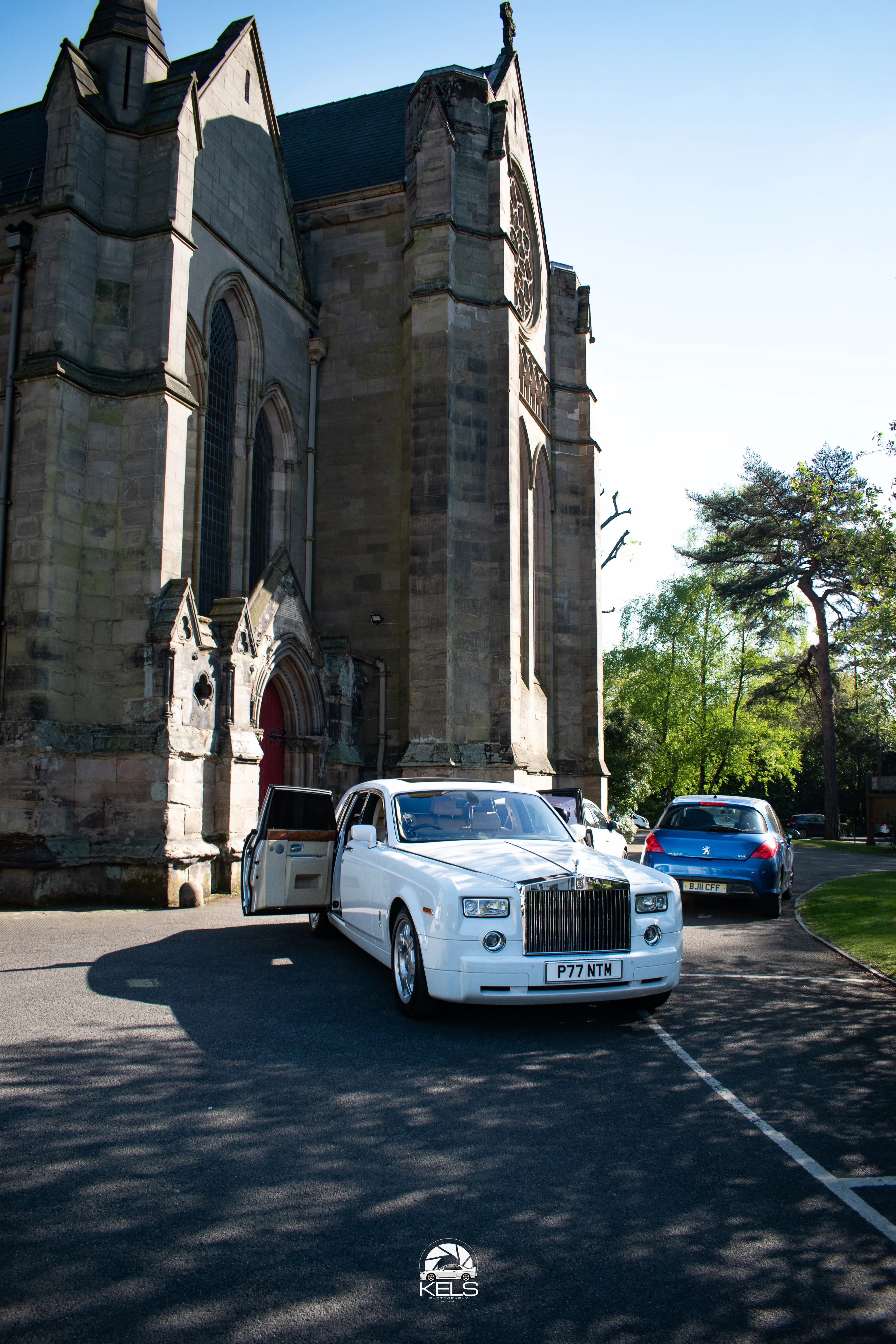 Luxury Chauffers Wedding Car